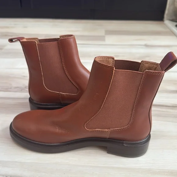 Madewell Chelsea Boots - Picture 4 of 8
